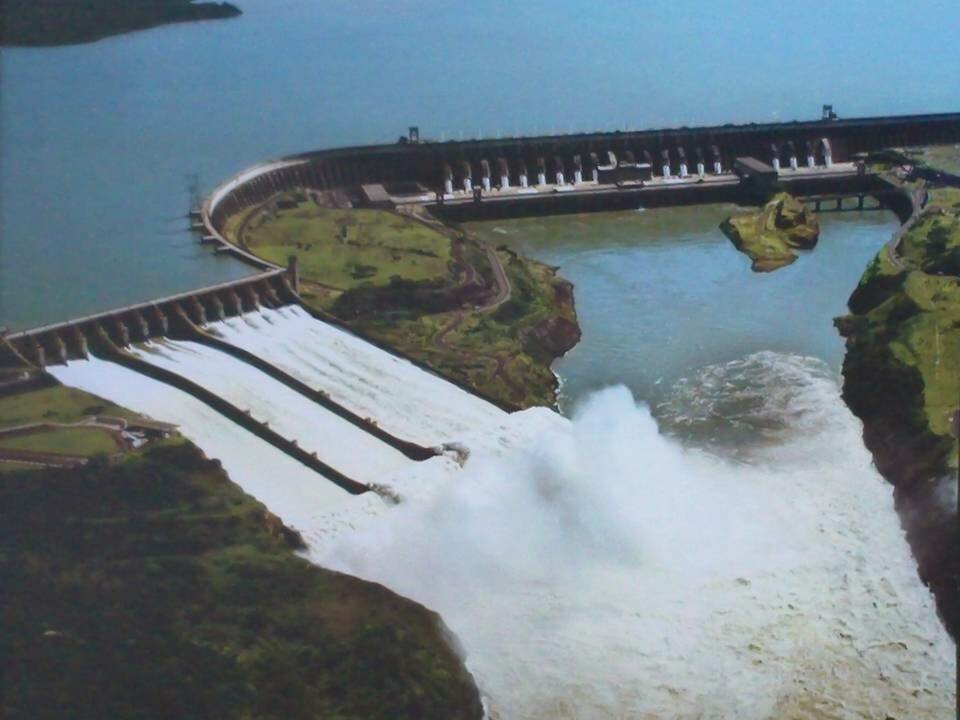 A chain of large dams have blocked migratory fish movements in basins such as the Parana, affecting fish biodiversity patterns and fisheries sustainability © Claudio Baigún
